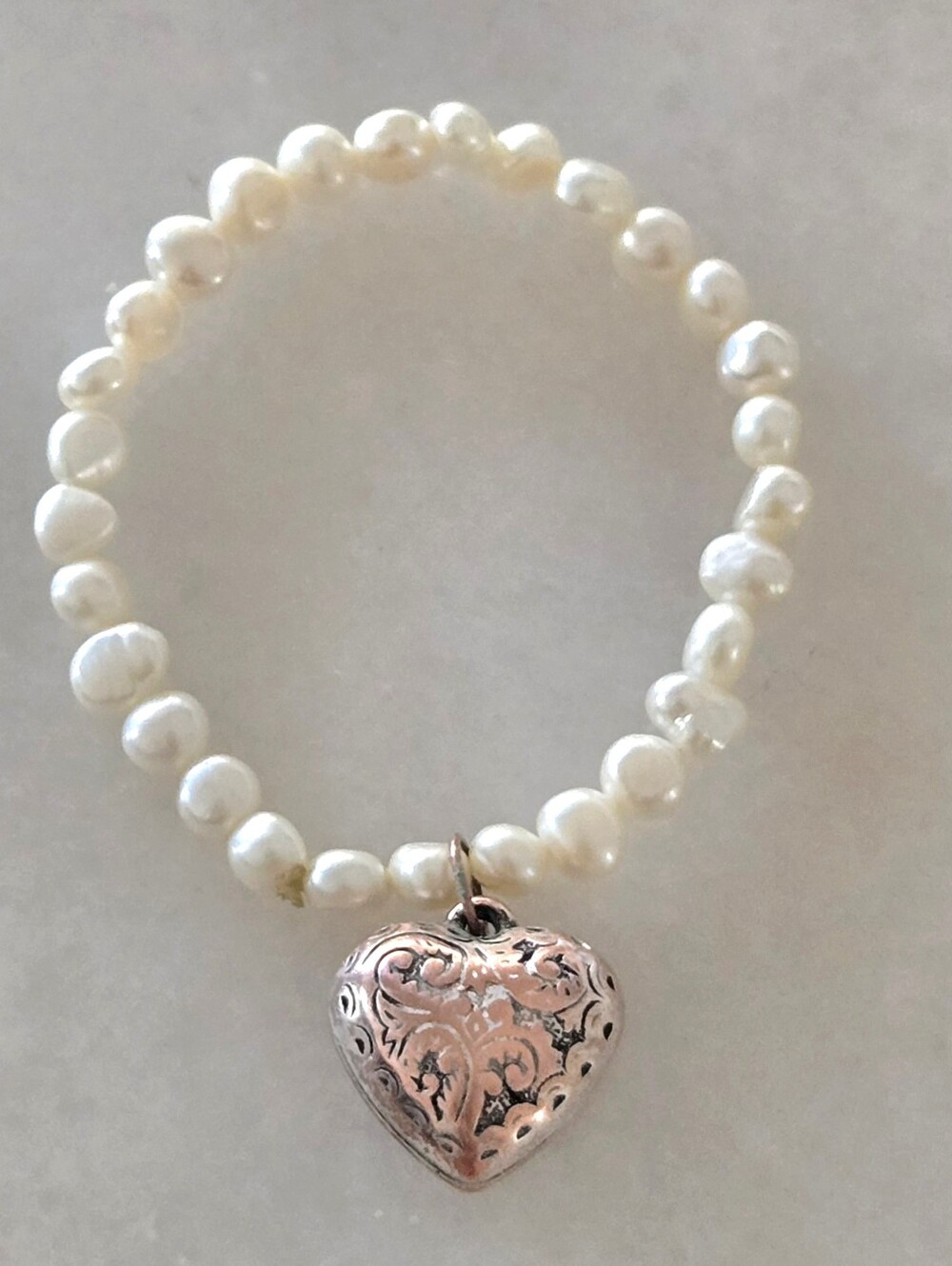 Vtg Fresh Water Pearl Bracelet With Filigree Heart Charm, 5mm